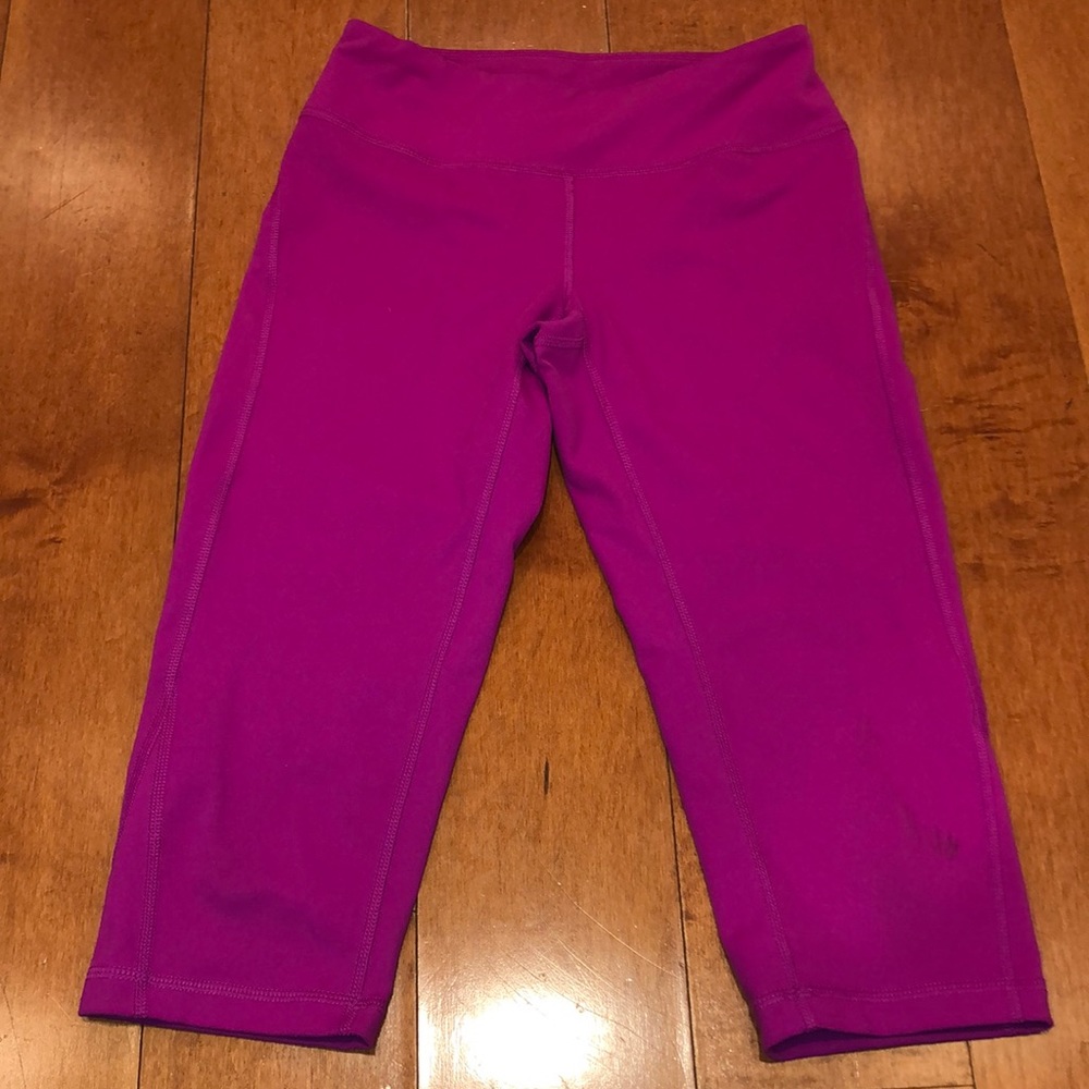 Zella Magenta Capri Workout Leggings